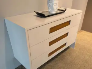 Riva Weiss Nussbaum Kommode + 2x Nachtkästchen